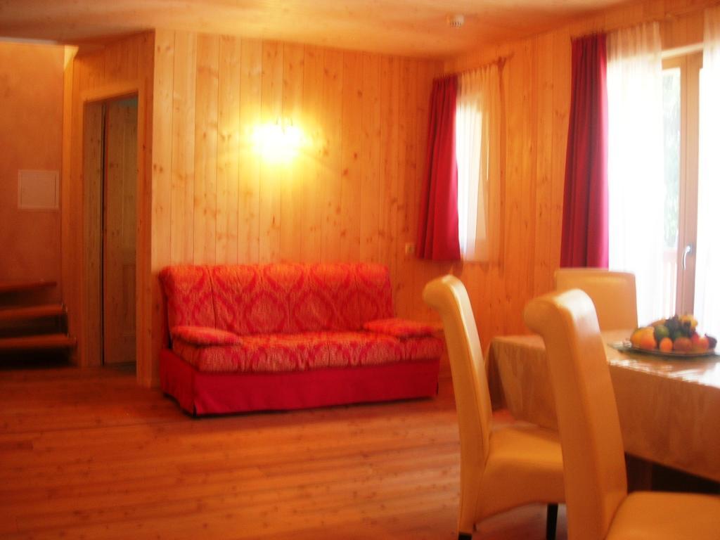 Appartments Helvetia Villabassa Szoba fotó