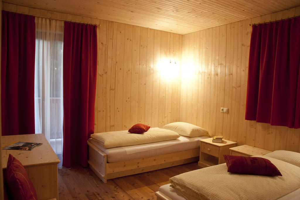 Appartments Helvetia Villabassa Szoba fotó